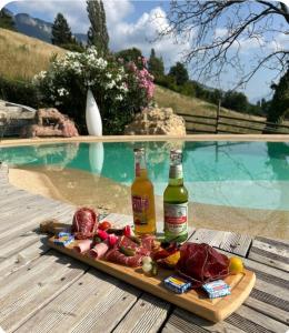 Maisons de vacances Tiny Gite le Roscoland a La Marc-Quize, avec dortoir mansarde, piscine partagee a debordement en exterieur, bain nordique a 38 degres en prestation supplement sur reservation horaire anticipee 1 place de parking sous reservation horaire anticipee : photos des chambres