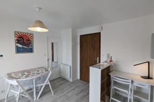 Pleasant seaside studio