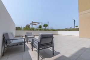 StayShort - Meydan Apartment Sleeps 2 with Huge Balcony
