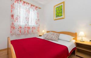 1 Bedroom Cozy Apartment In Srima