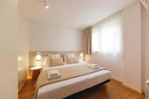 Bravissimo Cort Reial 4B Duplex, Monthly Apartment