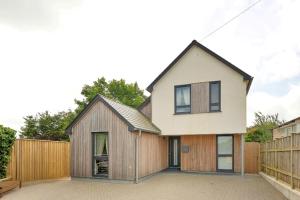 Finest Retreats - Firethorn