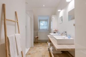 Huswell - Two guest-rooms in stylish villa - free bikes