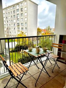 Studio cosy avec Balcon - 20 min de Paris en Métro