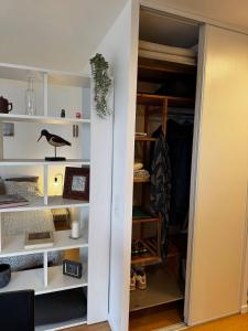 Studio cosy avec Balcon - 20 min de Paris en Métro