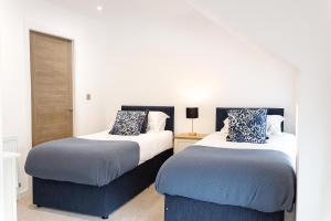 Stylish & Contemporary 2-Bed Townhouse - Parking - Wi-Fi - Netflix