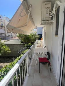 Cozy Apartment in central Kiato