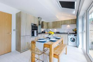 Stunning Riverside 3-Bed Home by 53 Degrees Property in Manchester with Garden & FREE Parking!