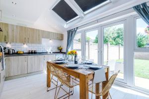 Stunning Riverside 3-Bed Home by 53 Degrees Property in Manchester with Garden & FREE Parking!