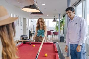 Students Only Silver Studio Upper Level South Bank Residence