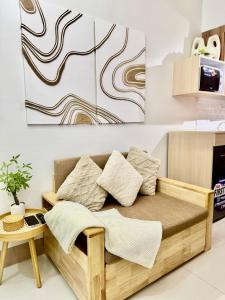 Minimalist Chic Condo near MOA-Shore3 Tower2