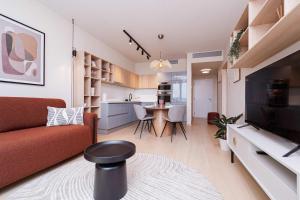 Skypark Serenity - Nordic Chic & Castle Views