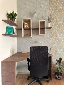 Spacious 2 bhk with workspace & kitchen - TPP Homes