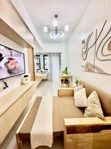 Minimalist Chic Condo near MOA-Shore3 Tower2