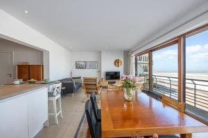 LECOMTE - Soft Sands Living 209