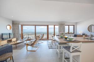 LECOMTE - Soft Sands Living 209