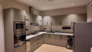 كمباوند ماربيلا الكورنيش شقة