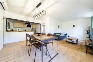 Appartements L-Ecrin de Beaucaire - Climatise a 30 min dArles : photos des chambres