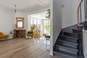 Maison de luxe pour 8 personnes, conçue par un architecte avec terrasse et cinéma