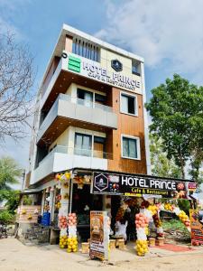 Hotel Prince Cafe & Restaurant