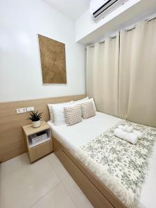 Minimalist Chic Condo near MOA-Shore3 Tower2