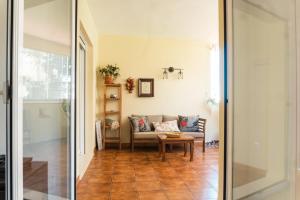 Sea Views Apartment with Terrace and Pools