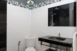 4 Bedroom villa with stunning sea & sunset view