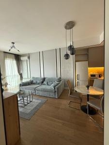ASTRA LUX - Galerija Beograd na vodi - Belgrade Waterfront