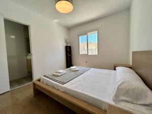 Villa with Pool, Chill-Out & BBQ