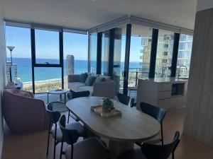 Coastal Luxe 2B2B Getaway