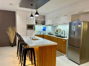 Yannas Unit - 3Bedroom with Breakfast