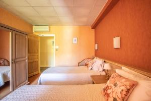 Hotels L'Oustal Del Barry : photos des chambres