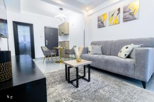 Cozy and Stylish 1 bedroom with a BONUS room with an extra BED