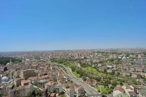 Cool Airy Modern 2bd2bath Parkingpoolgym! #219