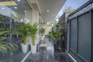 Corporate Park 1 BHK Near Artemis Hospital Sec 52