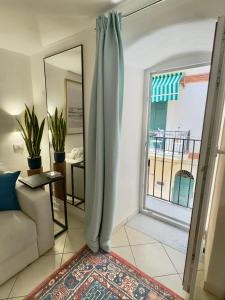 Stylish Apartment Steps from the Beach