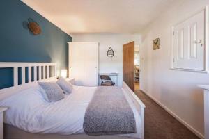 Swift Host - 2 Bed - Maple House - Garden - Parking - EV Charger