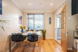 Swift Host - 2 Bed - Maple House - Garden - Parking - EV Charger