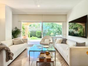 Sea Breeze Luxury Hacienda Elviria - EaW Homes