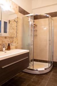 Volos Large Apartment Sea View