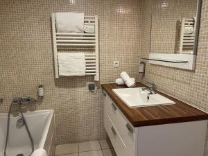 Hotels La Loggia Appart'Hotel & Spa : photos des chambres