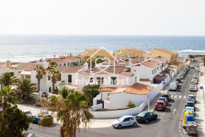 The Pearl El Medano, by Nivariahost