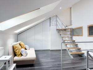 Castle View Retreat Breakfast available nearby