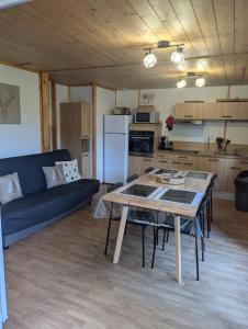 Chalets Chalet de 10 pers avec Suite Parental au pied des Pistes : photos des chambres