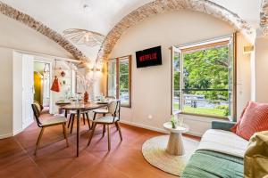 Nice Renting - CROTTI - Authentic Immersion Sea & Beach Massena