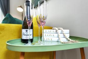 Central 1-Bed with Free Wi-Fi Near Market Square