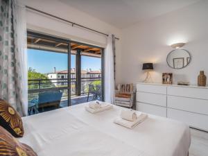 Comfort and pool at Marina Park #1980