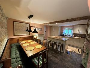 Maengwynedd, Llanrhaeadr Ym Mochnant