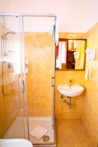 Standard Double or Twin Room with Balcony room in Hotel Regent