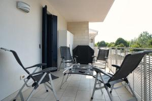 Oasi moderna con piscina a due passi dal mare